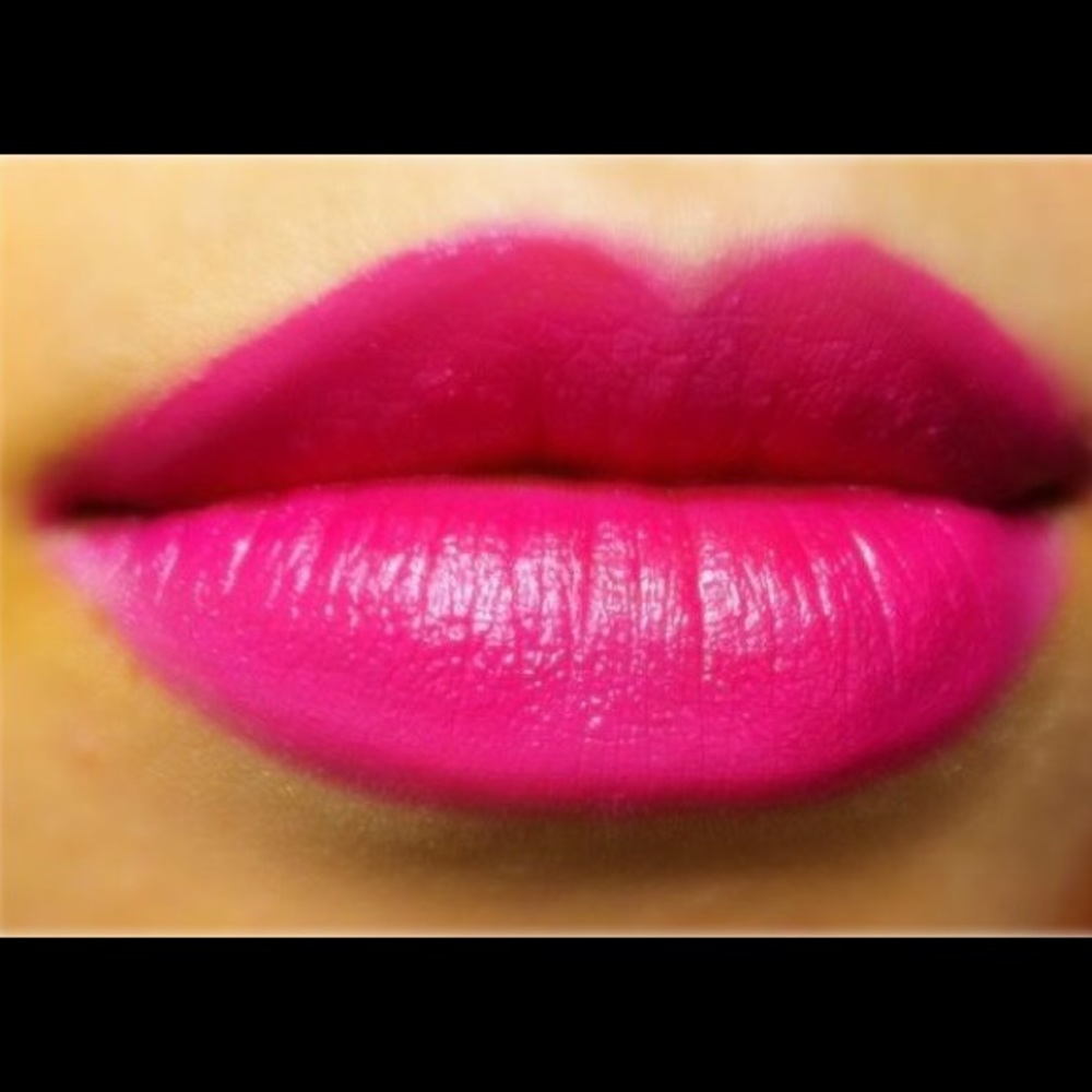 💄MAC GIRL ABOUT TOWN LIPSTICK